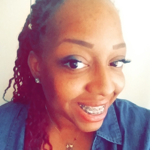 Meet your Posher, Alisha - Picture 1 of 1